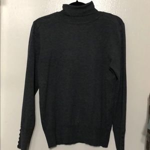 Button sleeve turtleneck